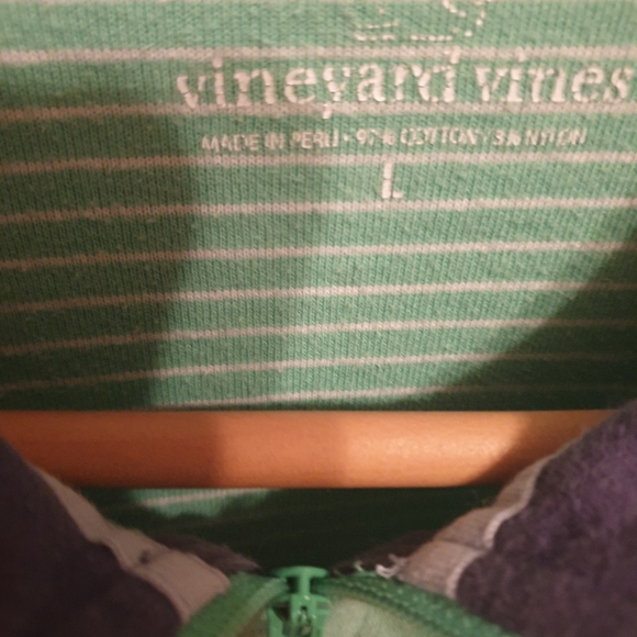 Vineyard vines large long sleeve salt water - Picture 2 of 2